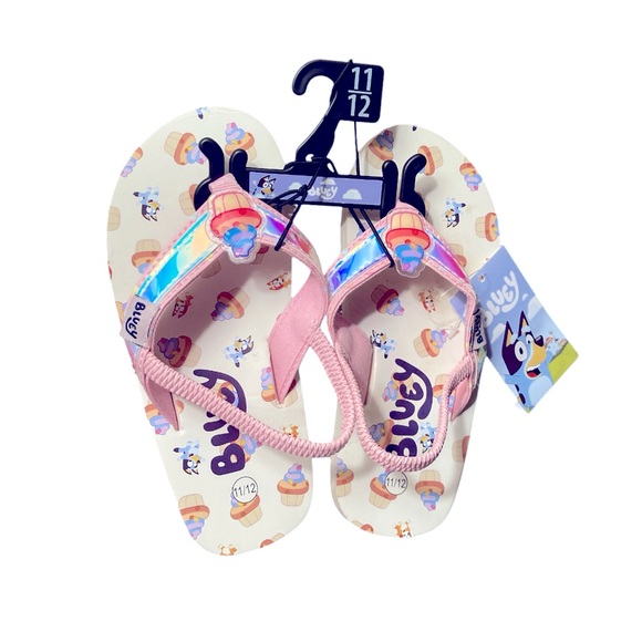 Bluey Character Flip Flops - Picture 8 of 9